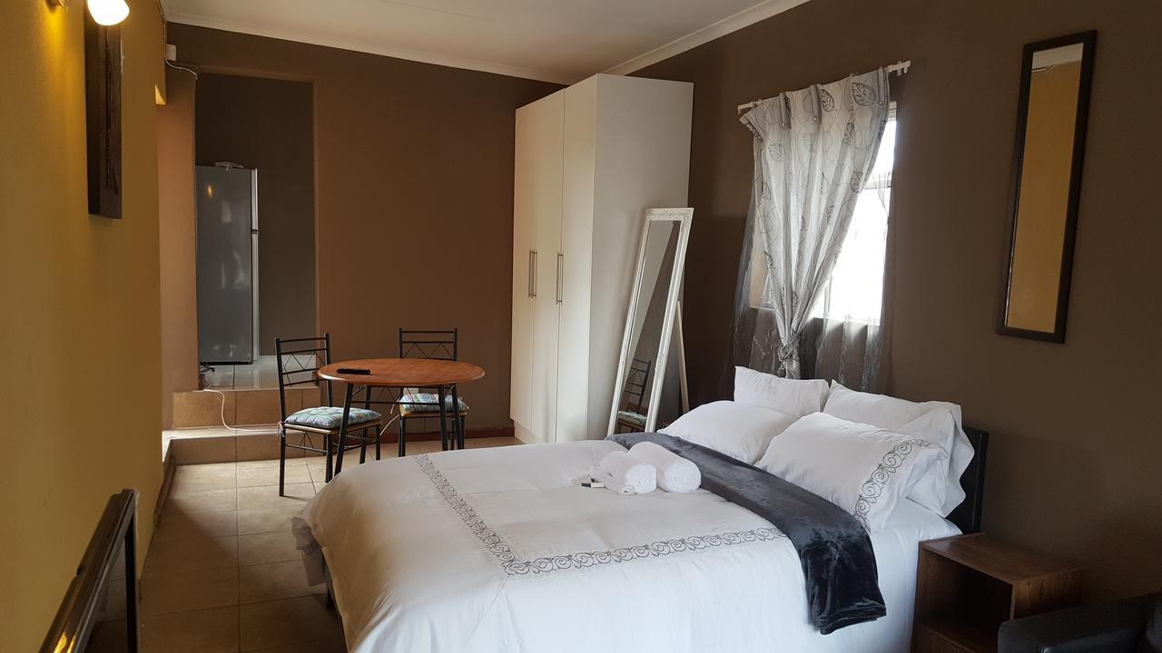 Let Us accomodation East London Esterno foto