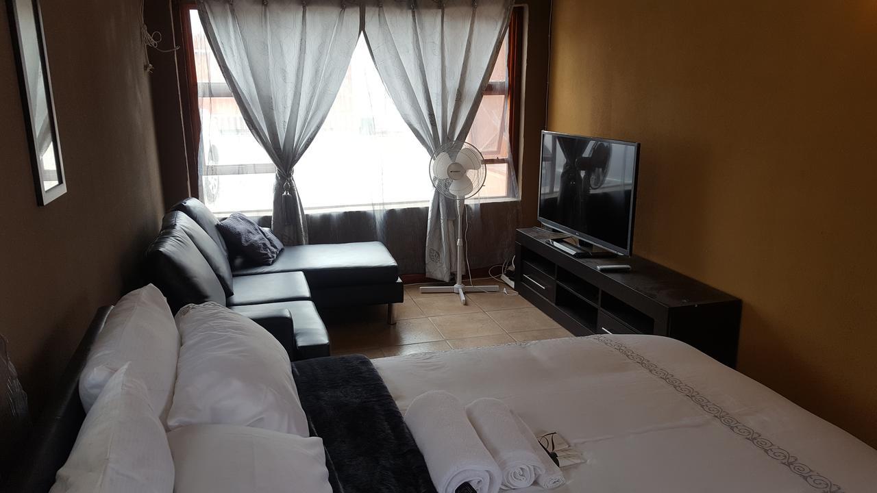 Let Us accomodation East London Esterno foto